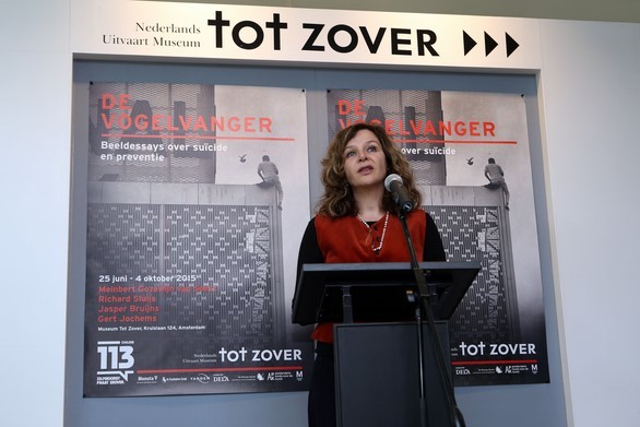 Minister zegt meer geld toe tijdens opening expositie in Uitvaart Museum