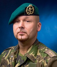 Kapitein Marco kroon tijdens 14 mei herdenking crematorium Rotterdam
