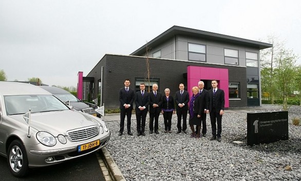 Noordelijke provinciale landschappen maken streekeigen uitvaartkist