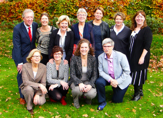 Bovenste rij van links naar rechts: Henny Huitink (Lichtenvoorde), Mireille Tielkes (Deventer), Veva Schulkens (Maastricht), Maria Schotman-Harmsen (Steenderen), Liedewijde Tielbeek (Raalte), Marian van der Veen (trainer), Corina Grotenhuis – Klerkx (Dodewaard). Onderste rij van links naar rechts: Nicolette van Nieuwenhuizen (Dalfsen), Karin Fennes (Apeldoorn), Donjah Hartsuijker (Baarn) en Rianne Berkhout (Almere).